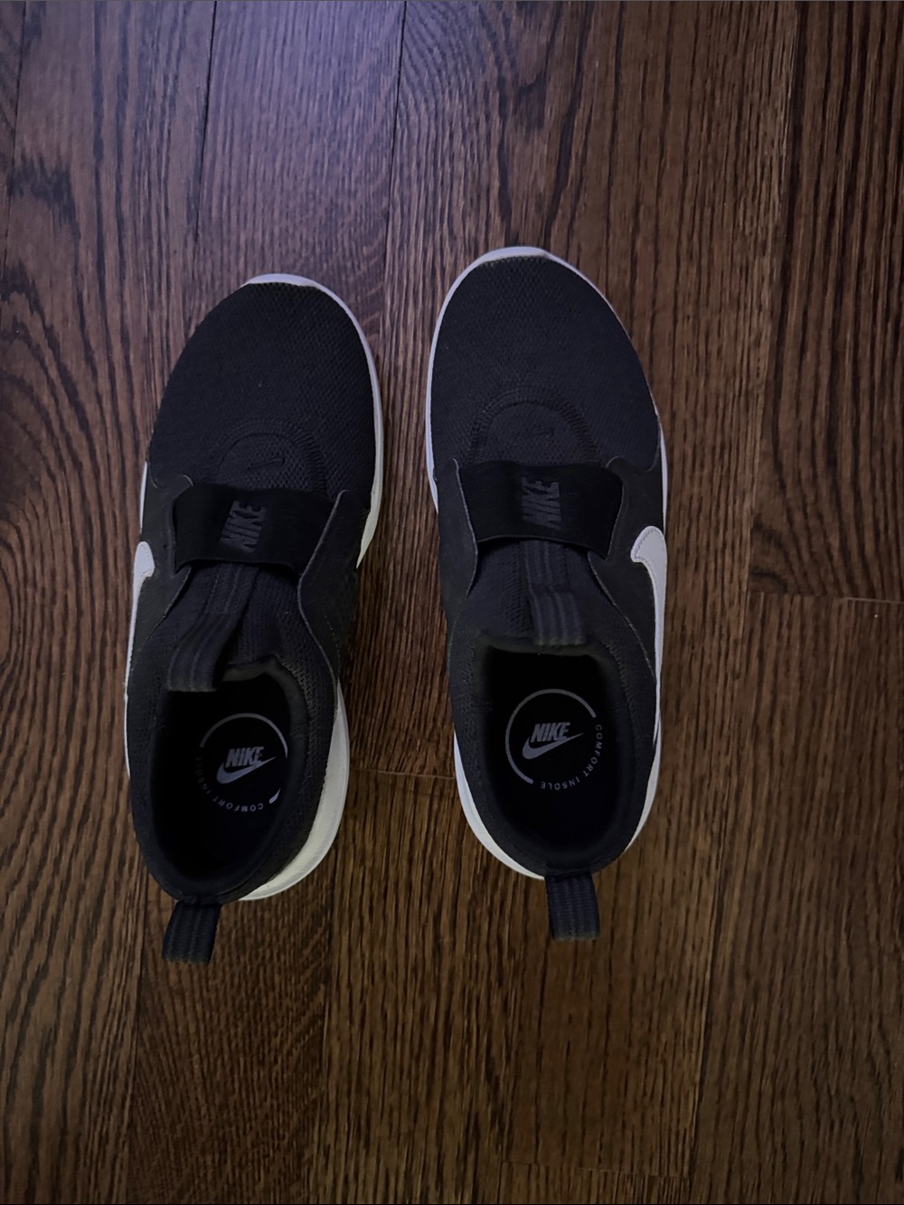 Boys Nike Slip-On Sneakers in Black and White Size 5 Youth